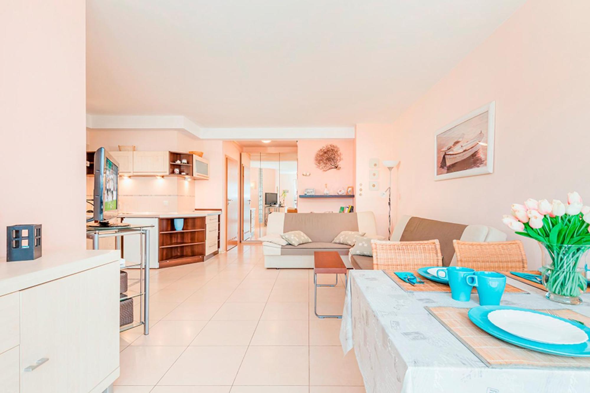Hirsch Apartment